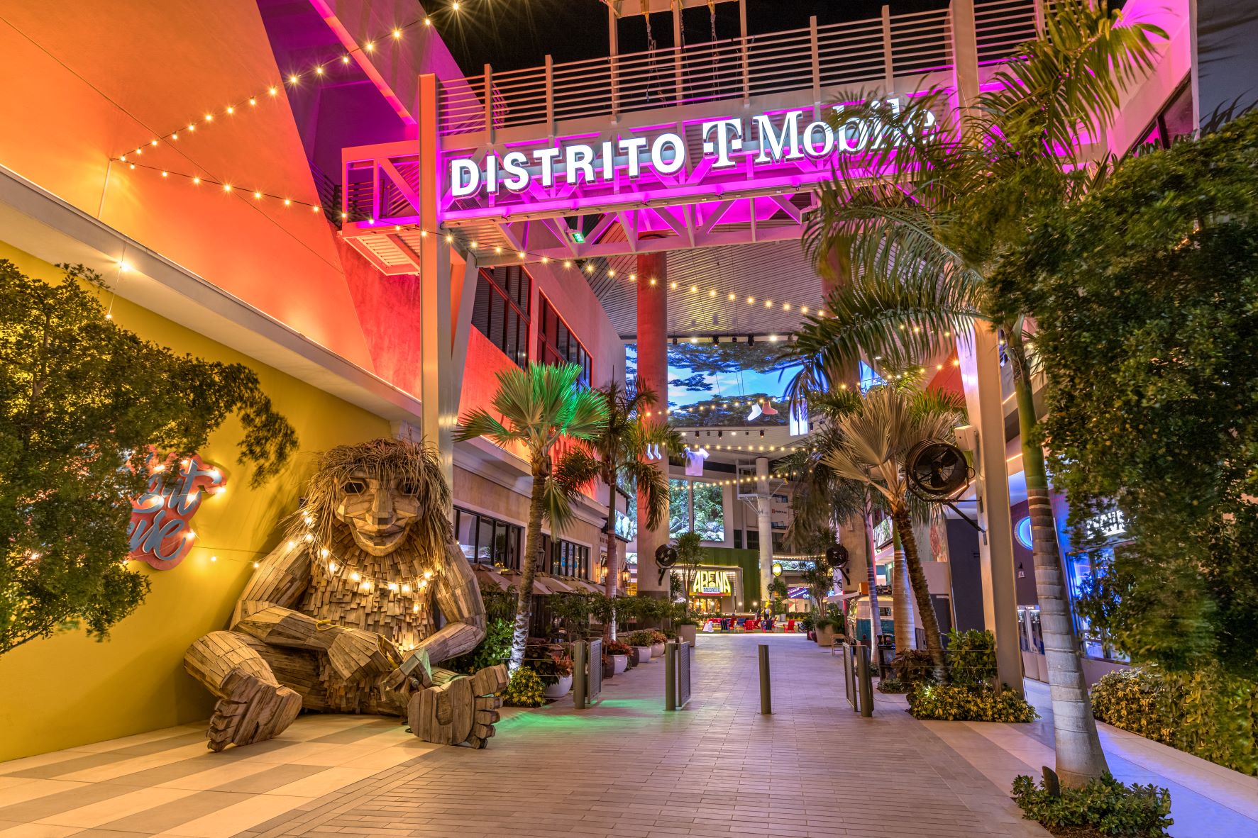 Puerto Rico Unveils Huge New Entertainment Complex, Distrito TMobile